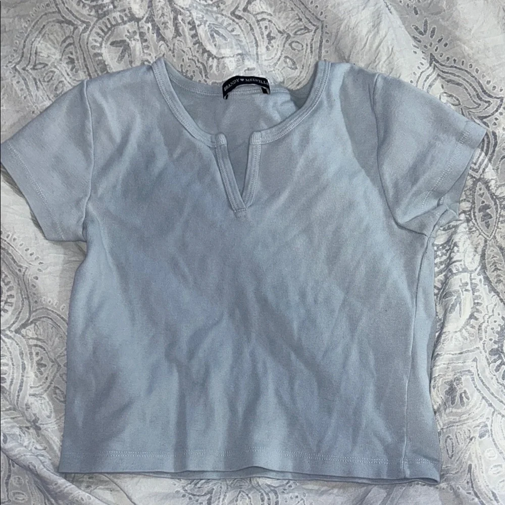 🩷brandy melville baby blue ashlyn tee - Picture 2 of 6